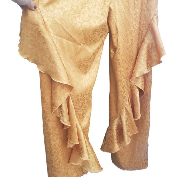 One33 Social Jumpsuit Yellow Orange Satin Floral Crossover Halter Ruffles 6 - Picture 10 of 12